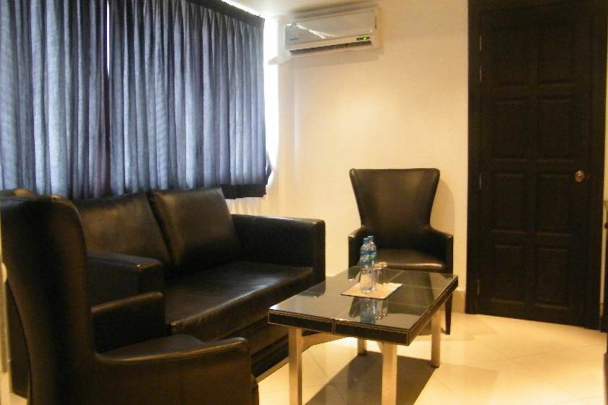 Oyo 835 เกาะช้าง ลักชัวรี โฮเต็ล Hotel ภายนอก รูปภาพ
