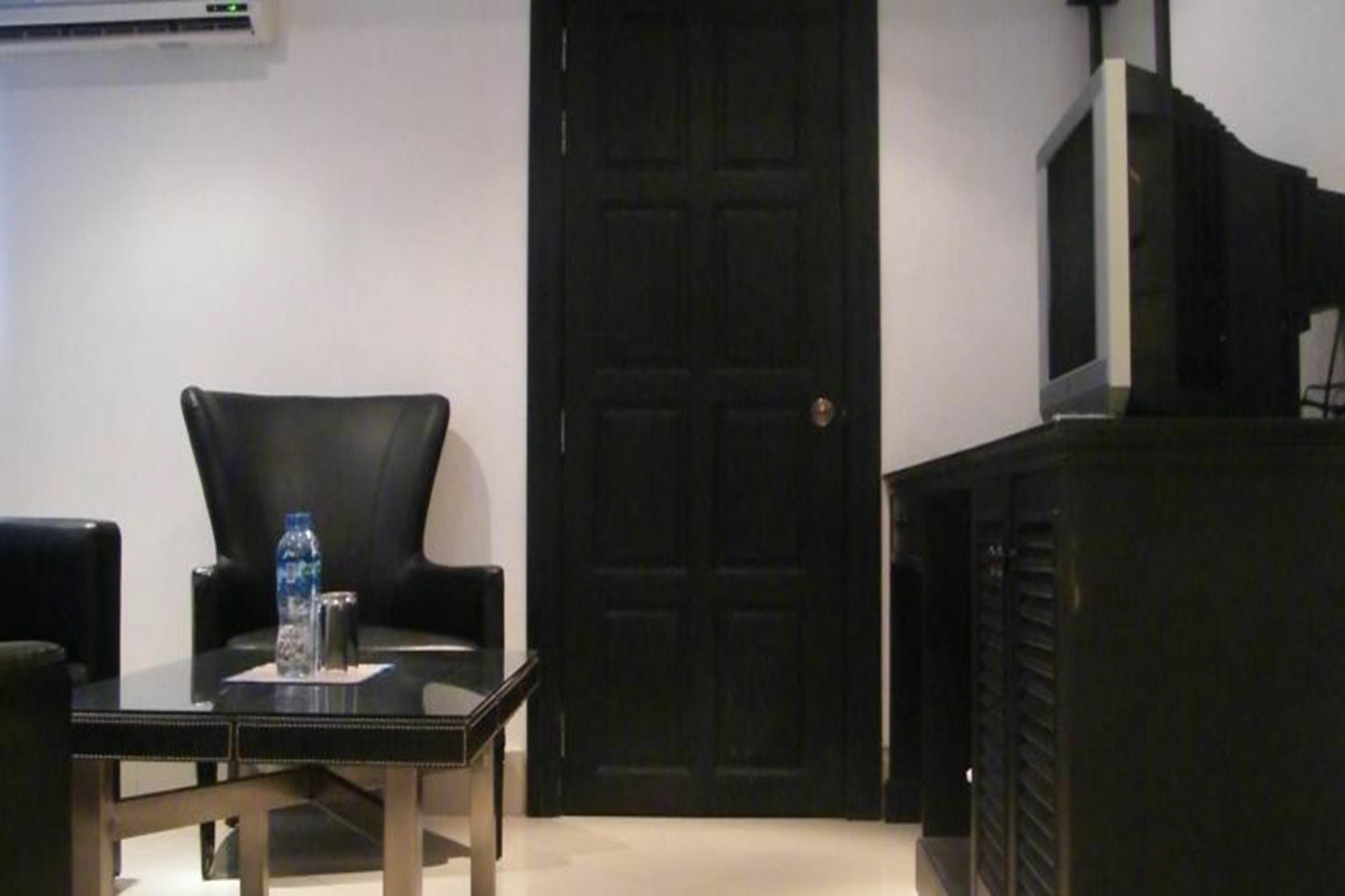 Oyo 835 เกาะช้าง ลักชัวรี โฮเต็ล Hotel ภายนอก รูปภาพ