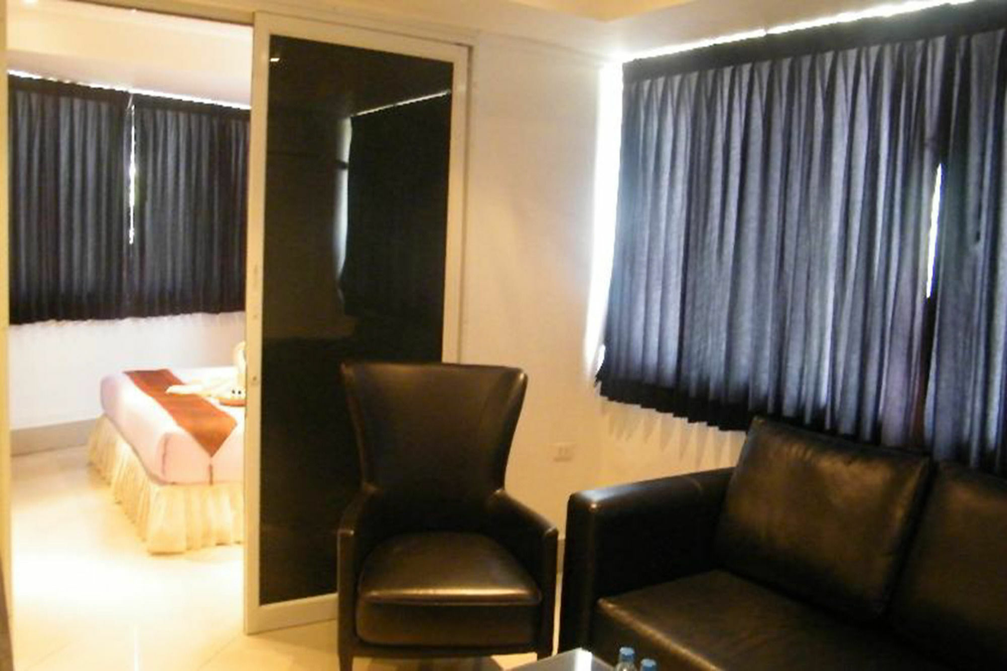 Oyo 835 เกาะช้าง ลักชัวรี โฮเต็ล Hotel ภายนอก รูปภาพ