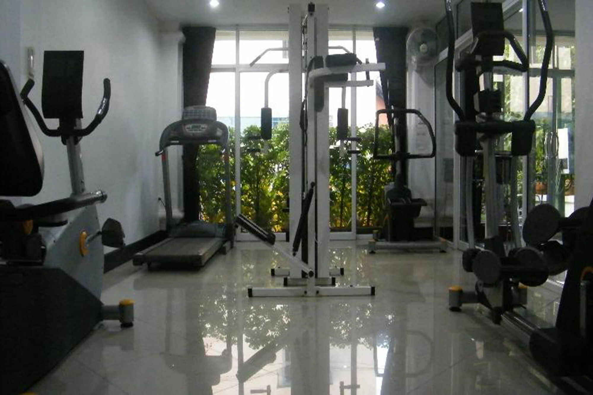 Oyo 835 เกาะช้าง ลักชัวรี โฮเต็ล Hotel ภายนอก รูปภาพ