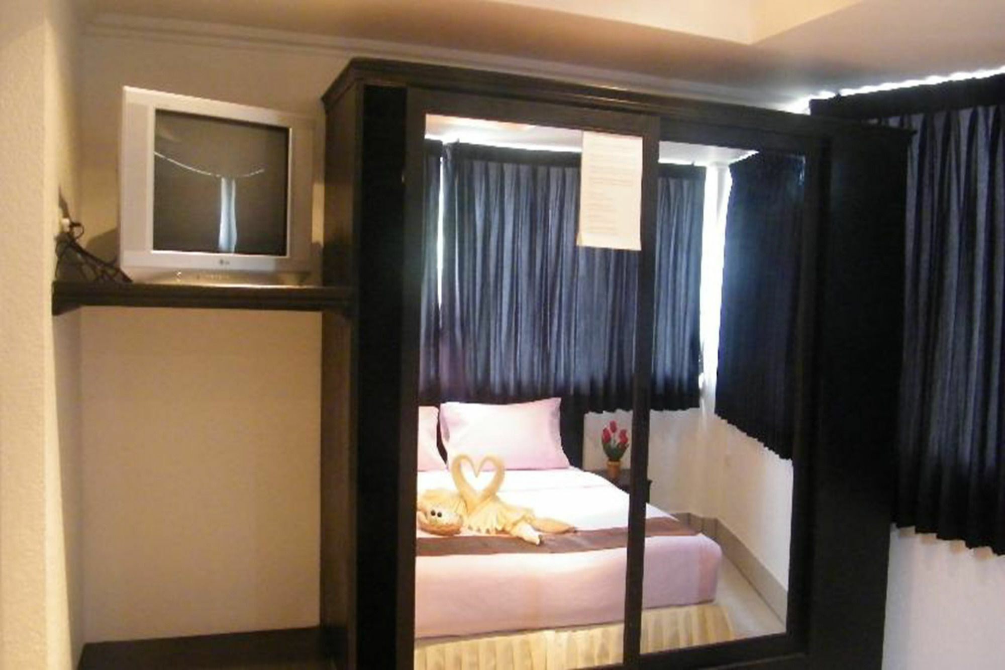 Oyo 835 เกาะช้าง ลักชัวรี โฮเต็ล Hotel ภายนอก รูปภาพ