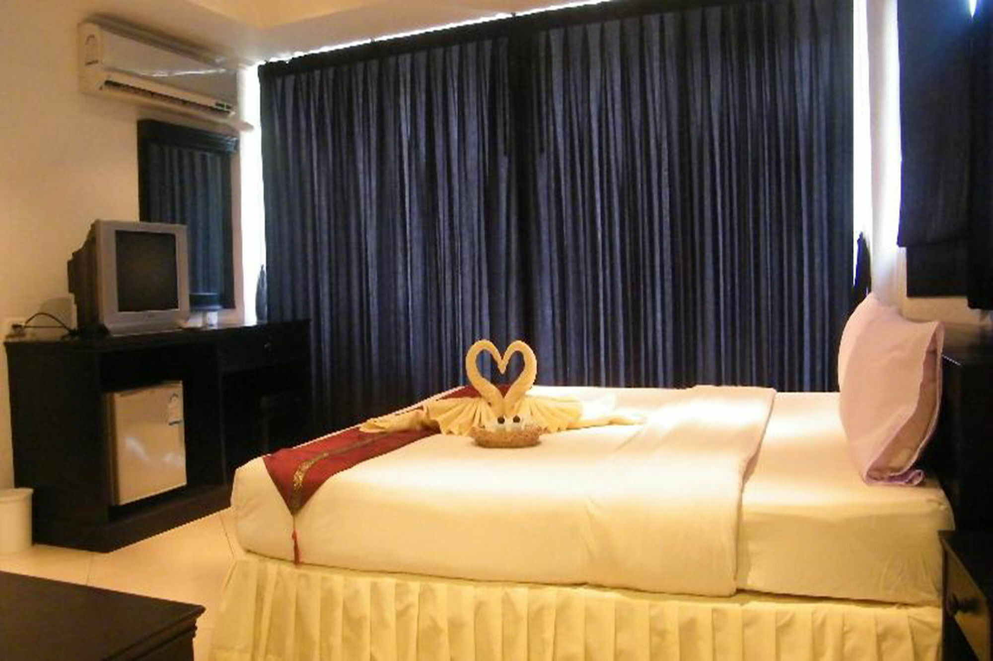 Oyo 835 เกาะช้าง ลักชัวรี โฮเต็ล Hotel ภายนอก รูปภาพ